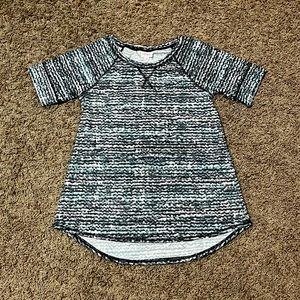 BNWT LuLaRoe size Small Hailey Raglan Sleeve Top